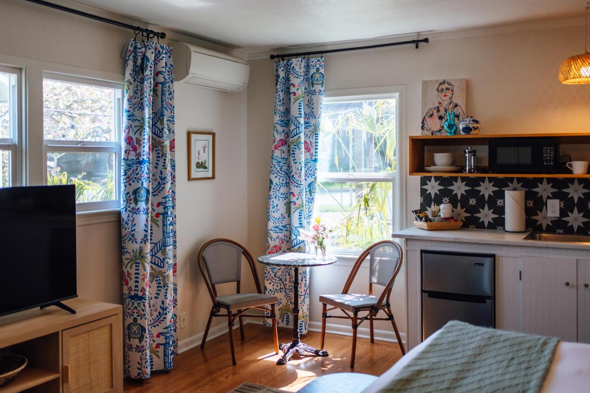 Swank Boutique Suites Ашленд Екстериор снимка